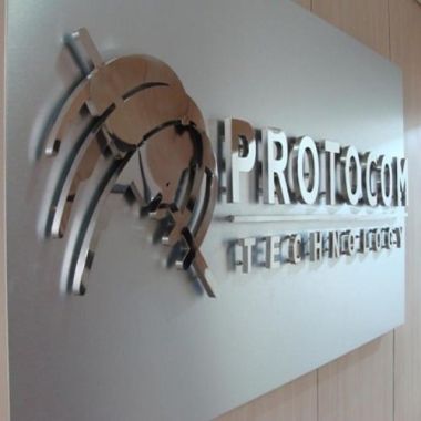 Bảng hiệu kính chuyên nghiệp quận 11