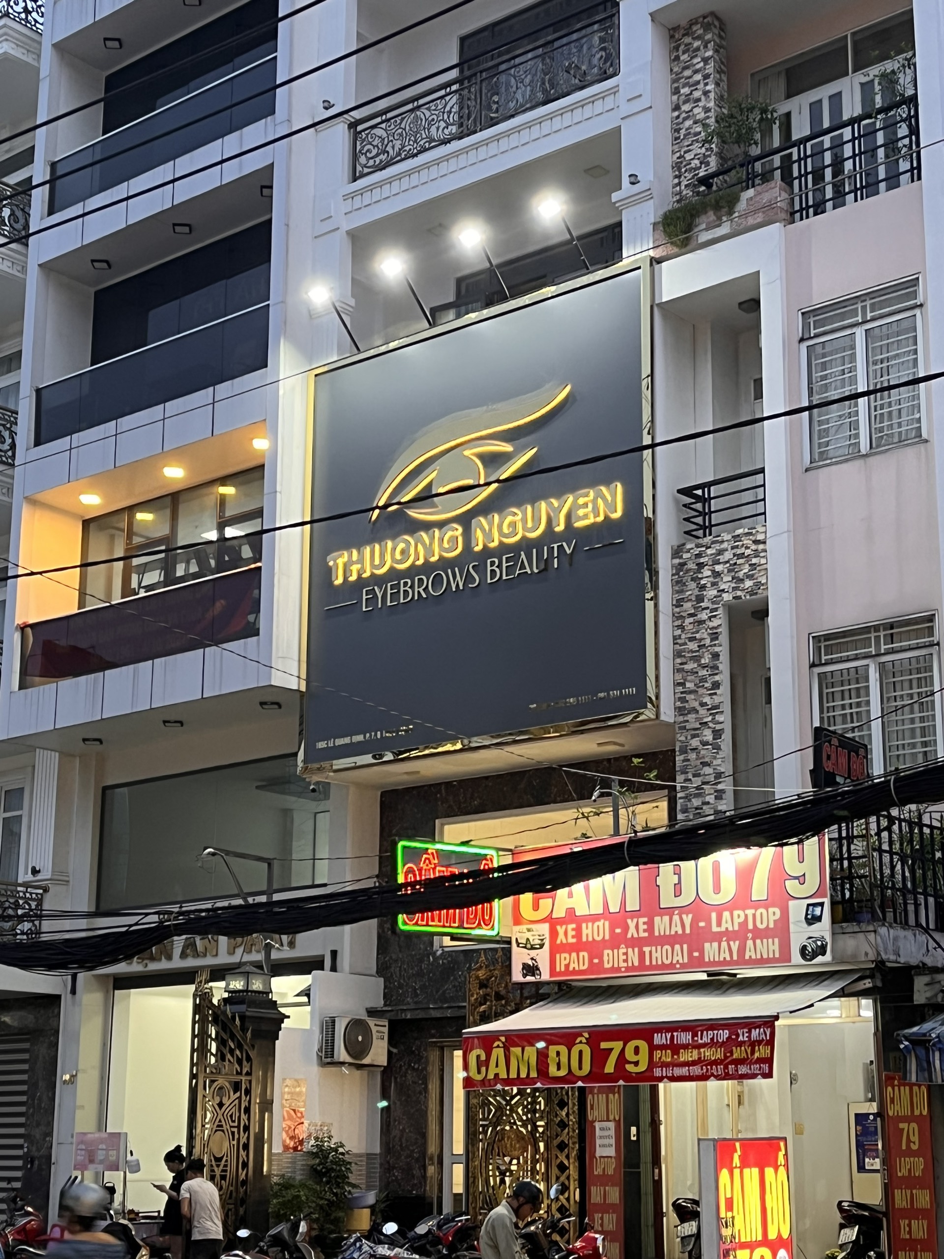 Thương Nguyễn Beauty