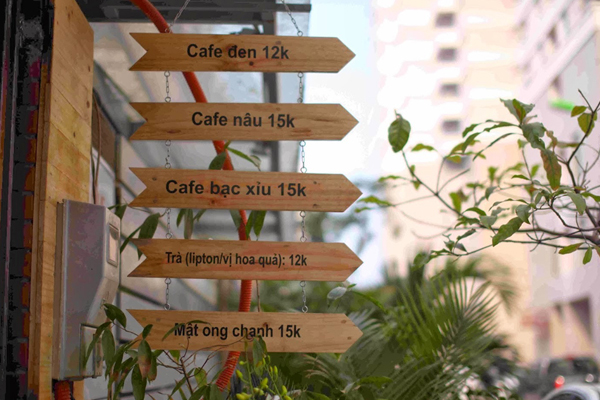 Làm bảng hiệu gỗ quận 3